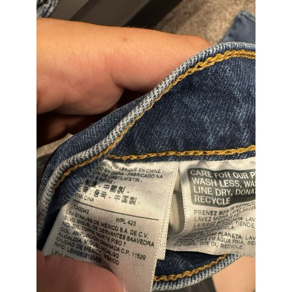 Levis Women’s Wedgie Straight Medium Wash Denim Jeans 26x27 - Picture 6 of 7